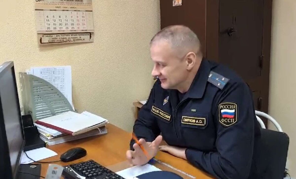 В Брянске судебные приставы поздравили женщин одним словом с 8 Марта –  видео | Брянский Ворчун | Дзен