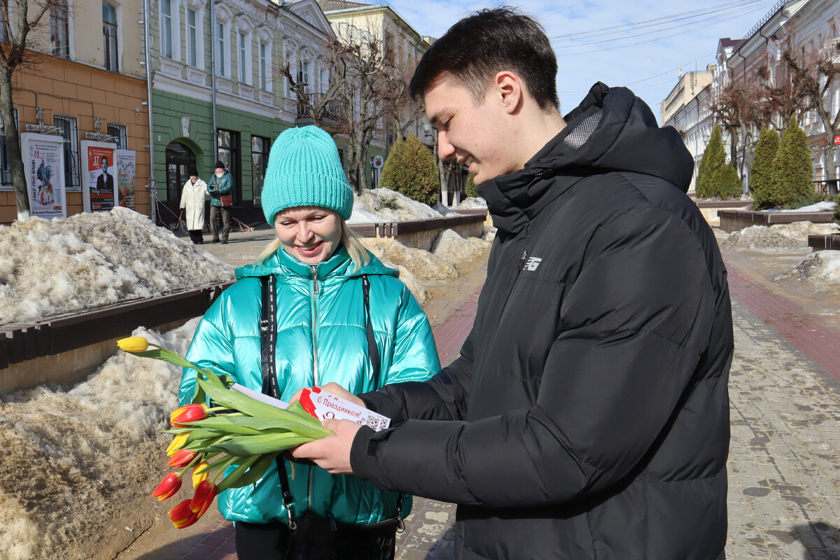 Мир опять цветами оброс