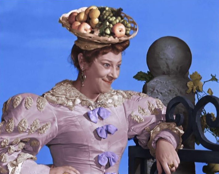 Фаина Раневская в фильме "Золушка" (1947). Фото: кадр из фильма