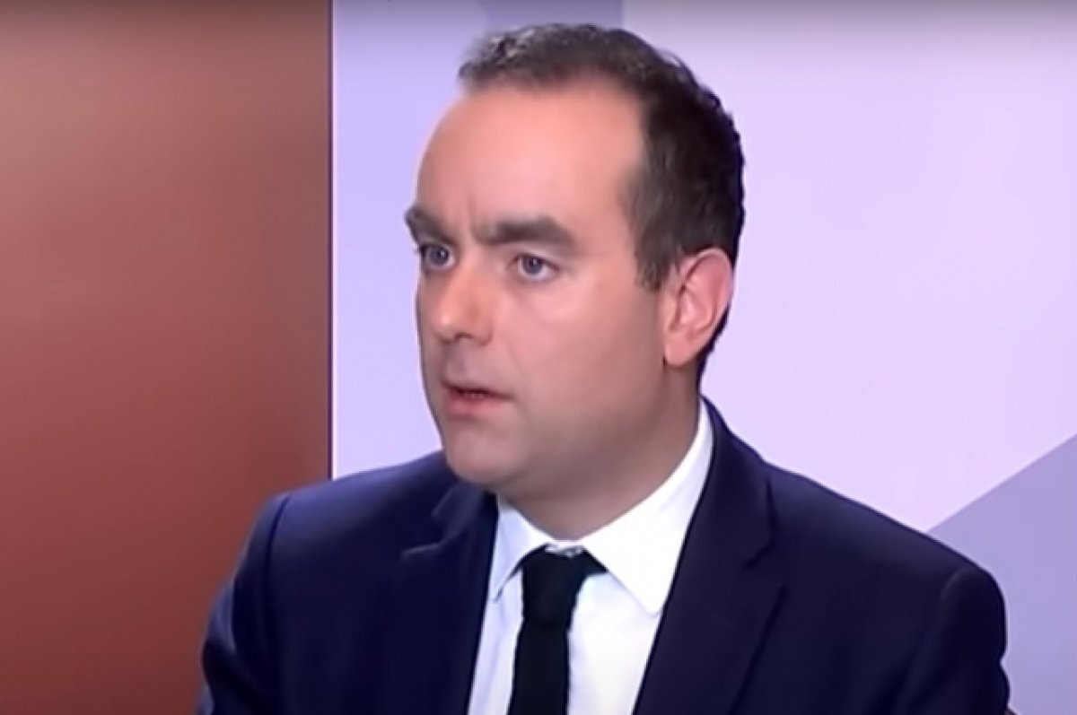   Лекорню: речи об отправке войск для участия в боях на Украине не идет