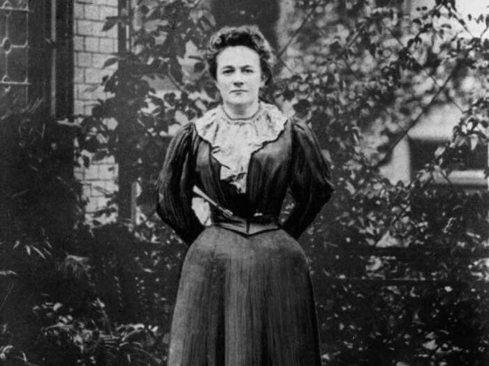 Представьте, как хороша была Клара Цеткин, разрумянившаяся от эмоционально выступления с трибуны.