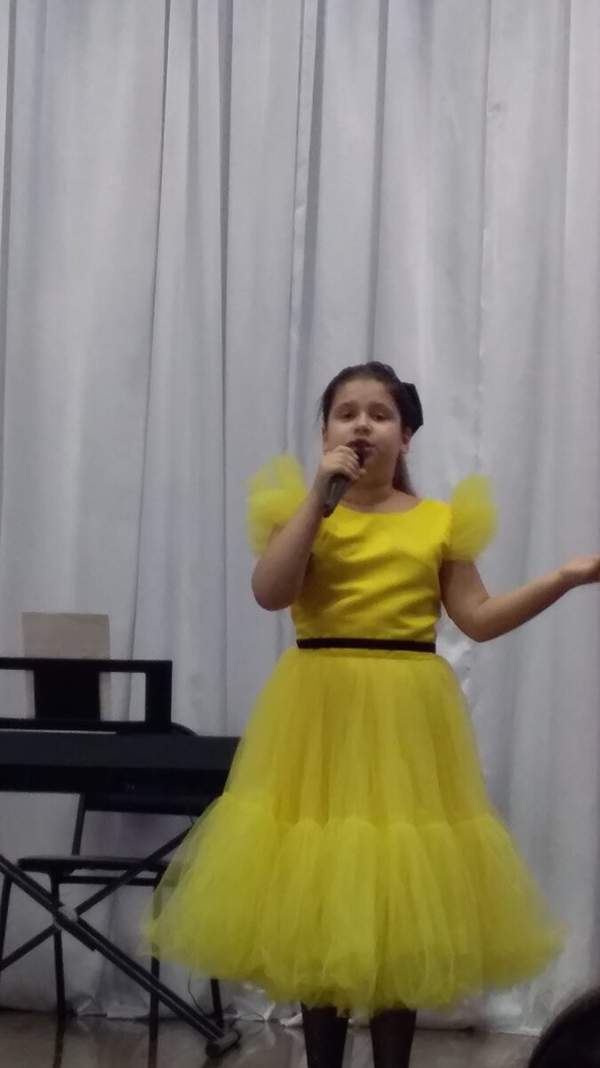 Вокальный номер. Песня о маме.