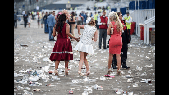 Лондон. Истинные английские леди на праздновании праздника "День леди" (прототип нашего 8 марта).