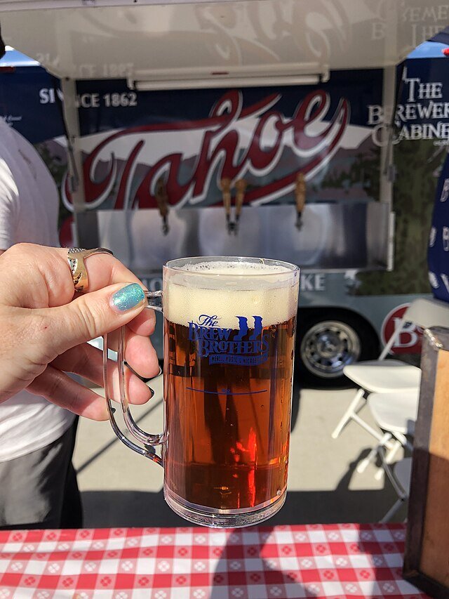 Missvain. Пиво из пивоварни "Tahoe ale" на фестивале барбекю, пива и блюза "The Great Eldorado", 2019 год, в Рино, штат Невада