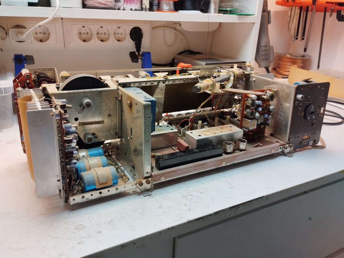 Фото двухмесячной давности, до знакомства с пылесосом