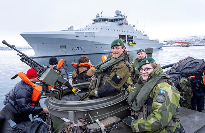    Стрелки Стокгольмского десантного полка на боевом катере  CB-90 во время военных учений «Северный ответ 2024».Heiko Junge/Reuters