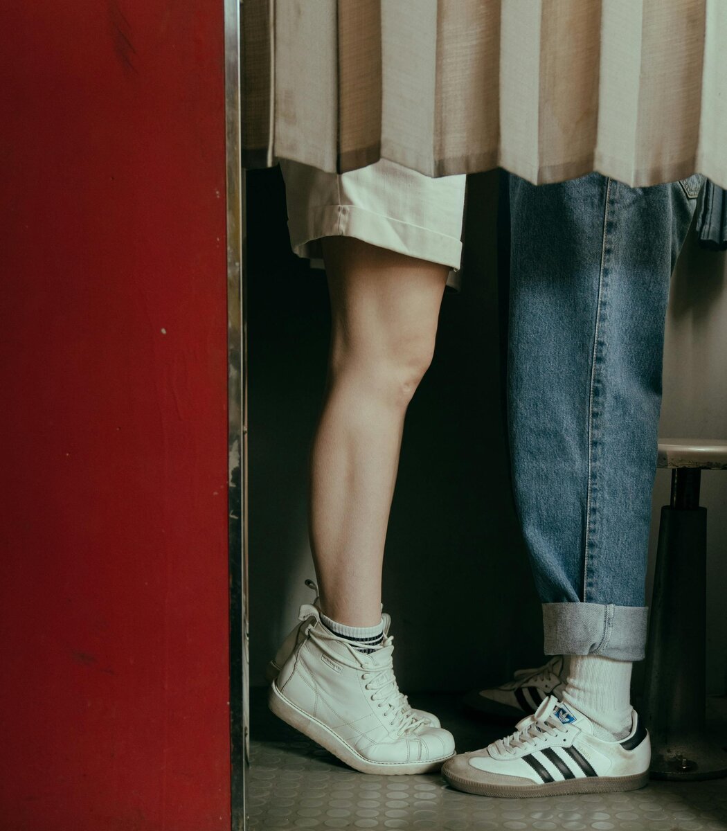 Развитие сексуальности - неизбежная часть взросления. Остановить мы ее не можем - поэтому стоит понимать, как правильно себя вести и не травмируя оберегать юного романтика