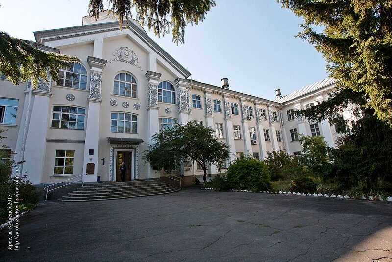 Храм науки. Институт физики НАН Украины: interesniy_kiev - ЖЖ interesniy-kiev.livejournal.com
