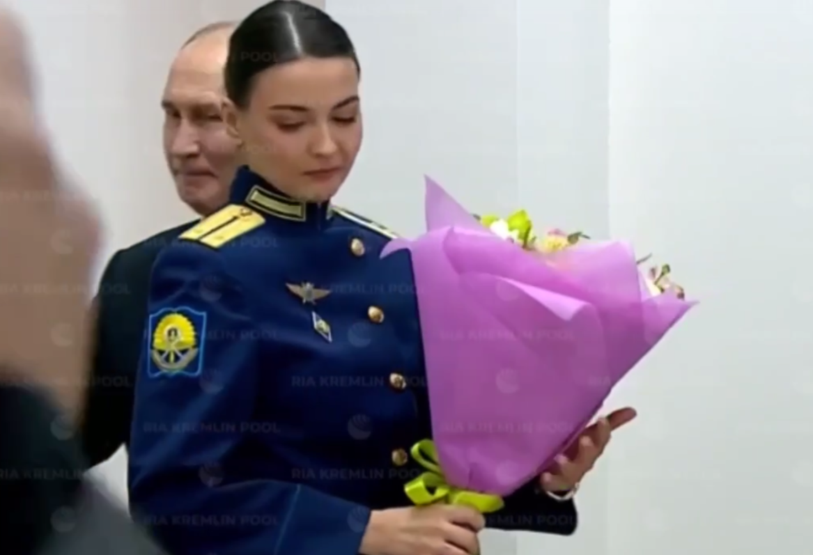 Букет от президента. Фото из сети.