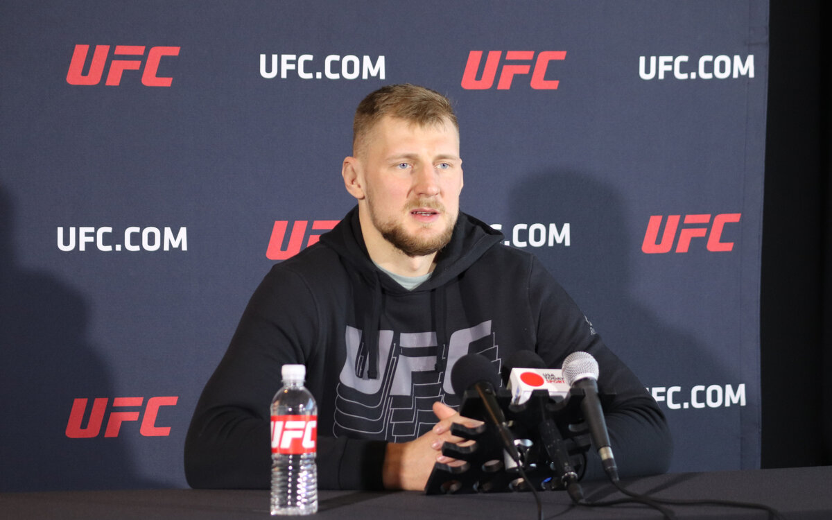 Александр Волков 