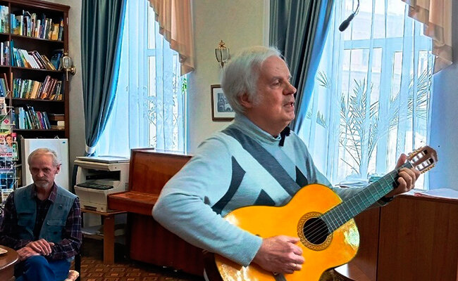 Выступает Владислав Одегов