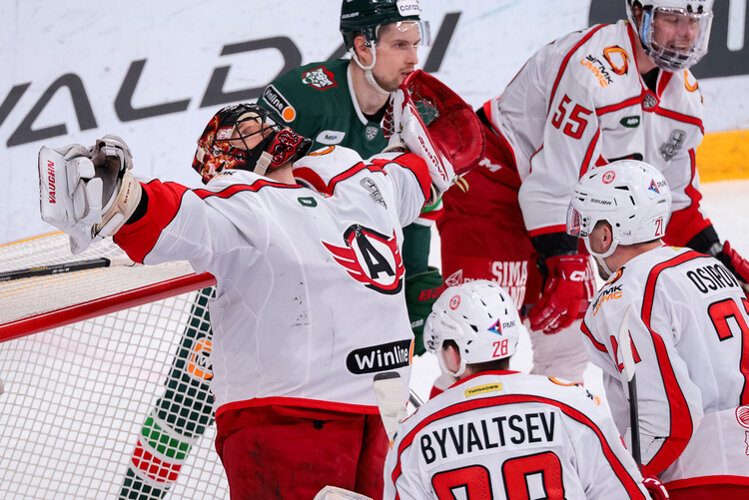    В истории КХЛ только во второй раз оба финалиста Кубка вылетели в первом раунде