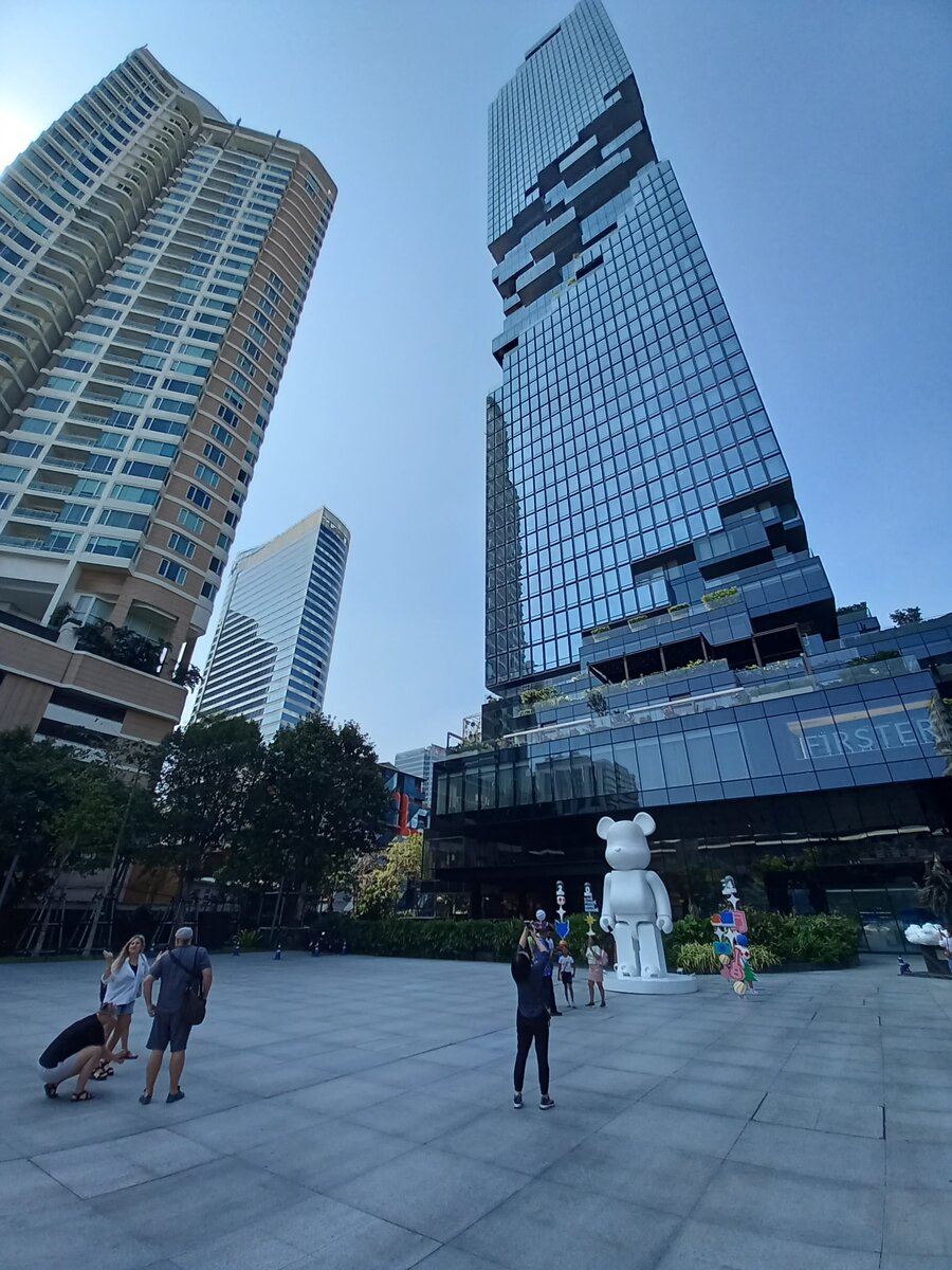 Небоскреб Маханакхон. Бангкок. Таиланд.