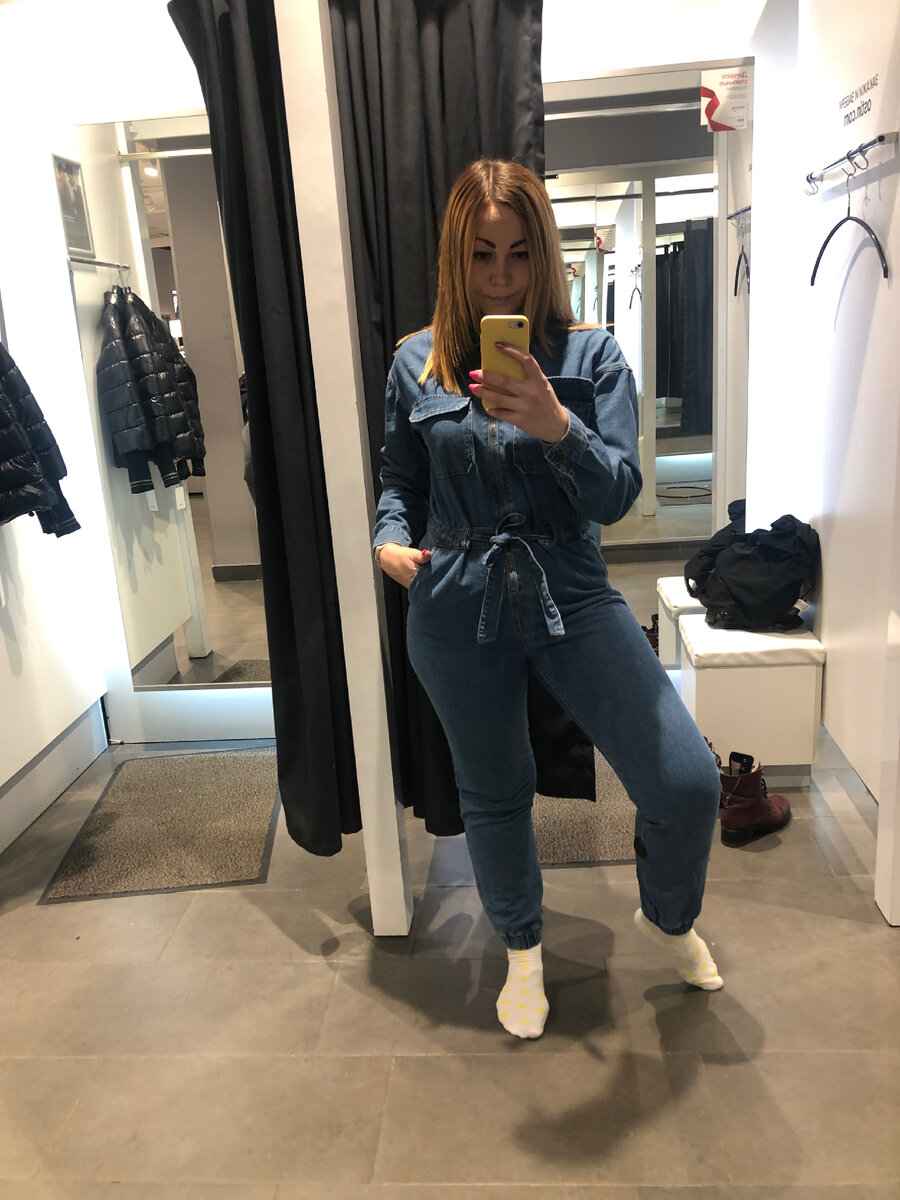 Фото того периода мало, я отчаянно пыталась закрыть глаза на то, что видела.