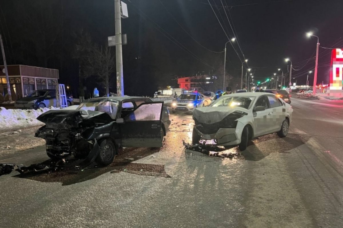    По вине пьяного водителя без прав в ДТП пострадала семья с 2 детьми