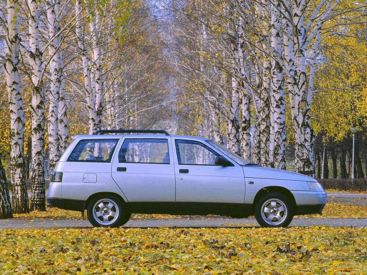 Отличить полноприводный ВАЗ-2111 от стандартного можно было только по эмблемам Lada 4WD