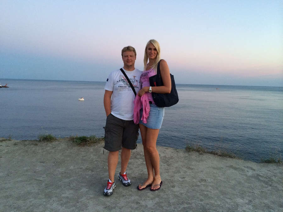 Из двух чисел больше то которое называют при счете. Небольшой 3 это мало. Больше числа. Больше или меньше. 2 или 0.