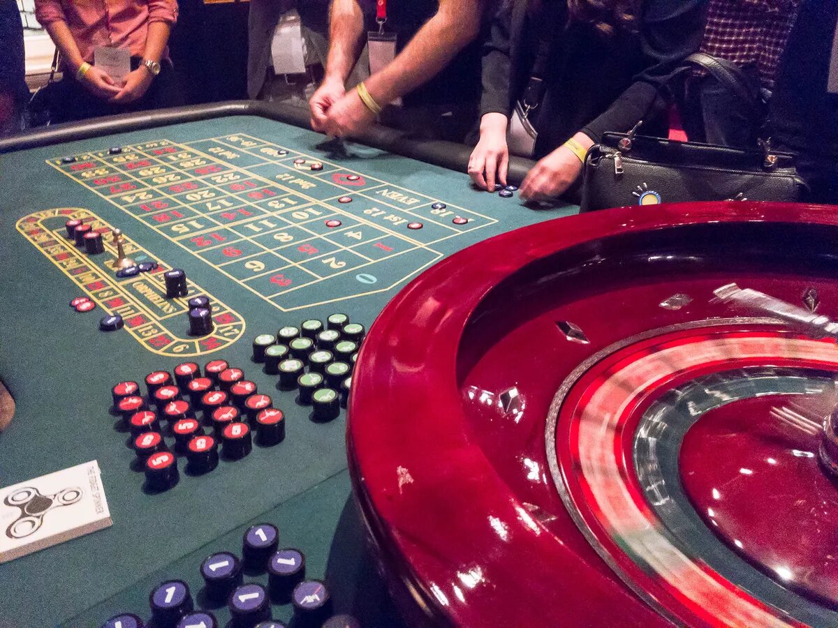 CC BY 2.0 / Marco Verch / Roulettetisch im Casino