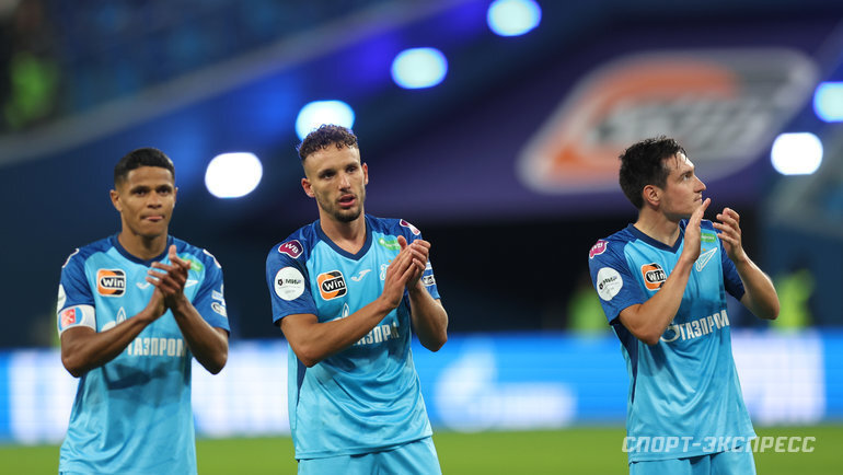    Дуглас Сантос, Страхиня Эракович и Вячеслав Караваев (слева направо).Александр Федоров