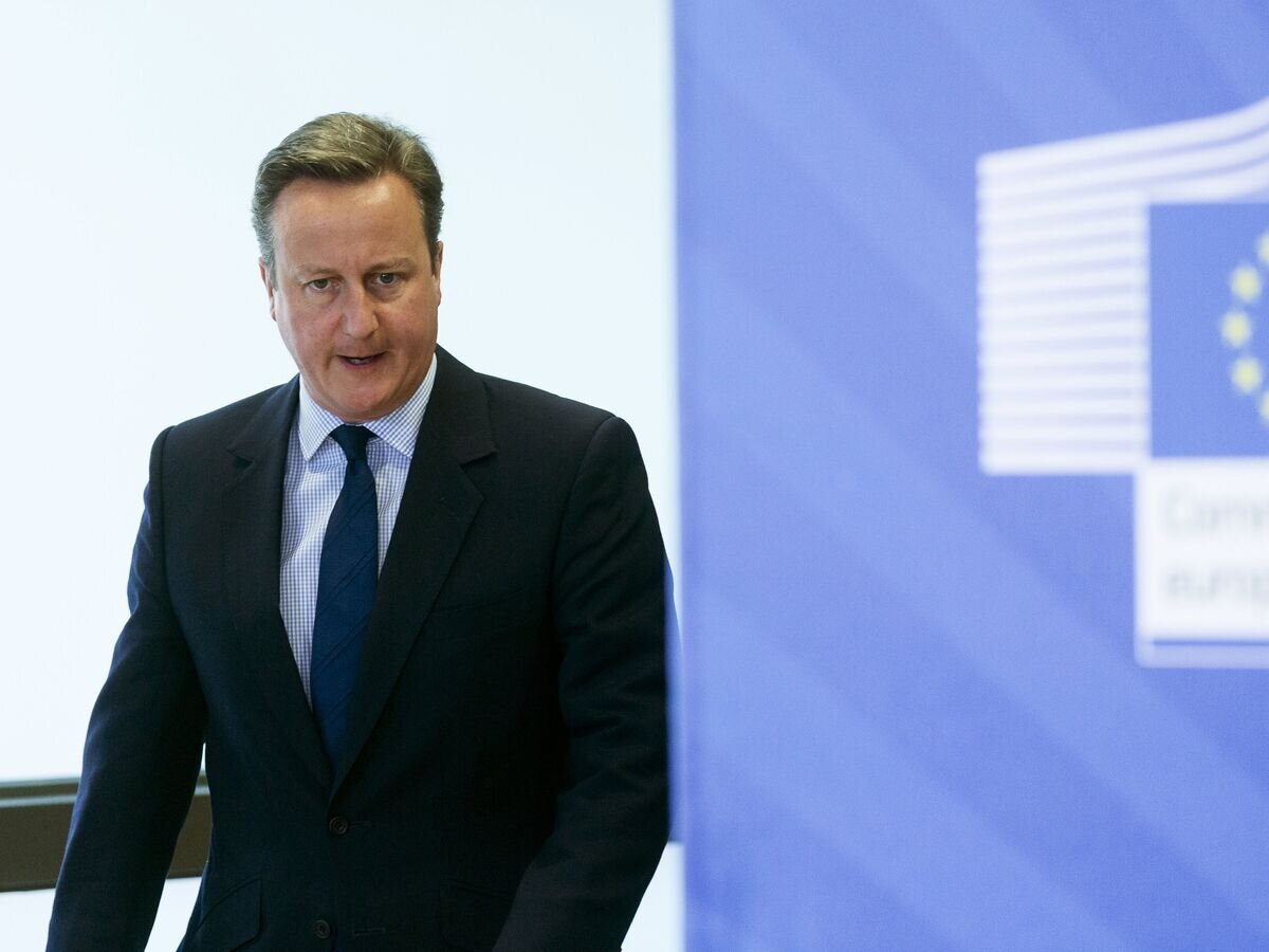    Премьер-министр Великобритании Дэвид Кэмерон на саммите ЕС в Брюсселе© РИА Новости / Стрингер