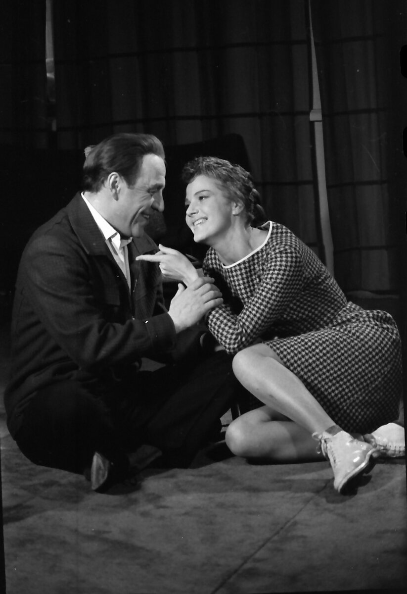 С М. Ульяновым в спектакле "Варшавская мелодия"