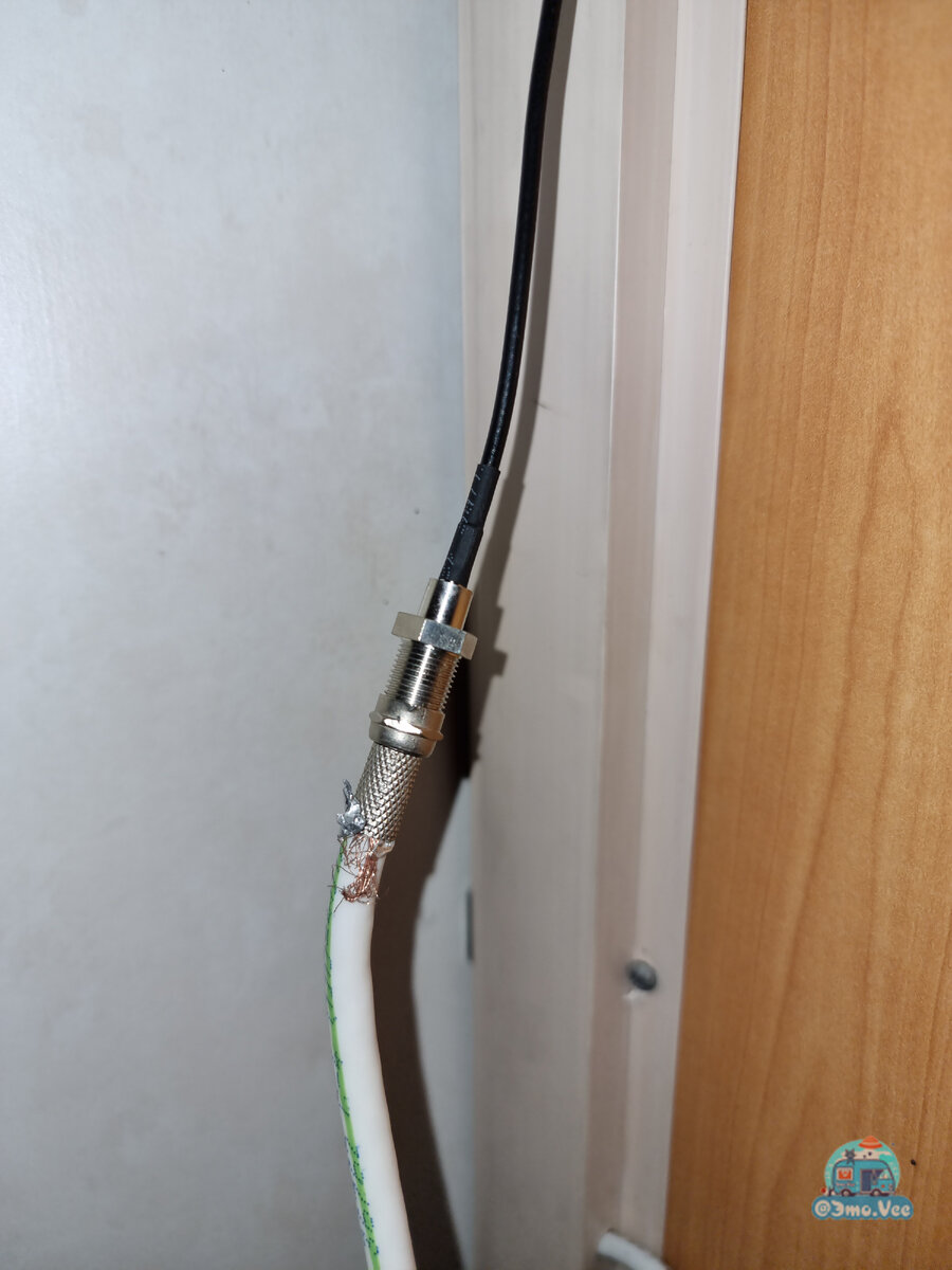 Соединение ТВ-кабеля от антенны с пигтэйлом