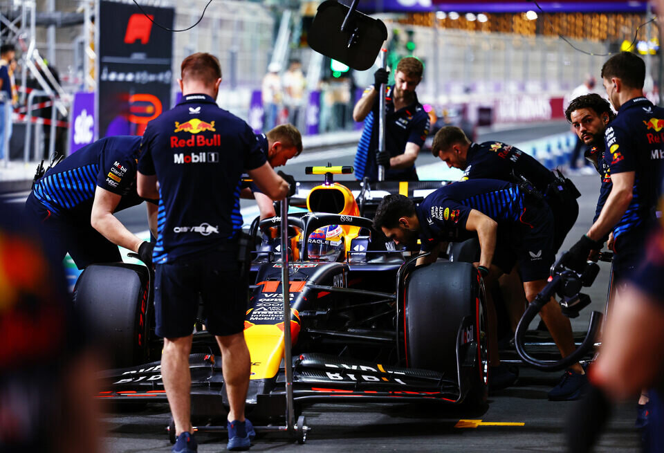    В Pirelli назвали предпочтительную стратегию в гонке Ф1 в ДжиддеGetty Images / Red Bull Content Pool