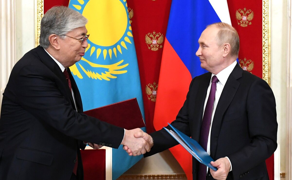 Владимир Путин и :Касым-Жомарт Токаев (Фото: Kremlin Pool/Global Look Press)