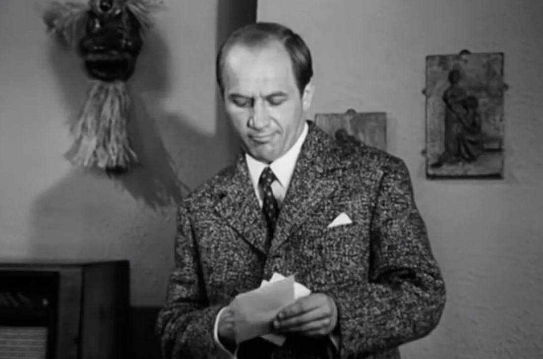 Одна из самых знаменитых советских картин – сериал «Семнадцать мгновений весны». Впервые советским людям показали его в конце лета 1973 года. И с того времени сериал захватывает внимание многих.-4