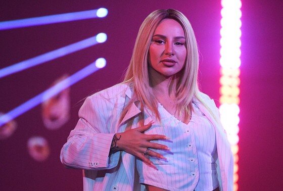    Певица Анна Асти