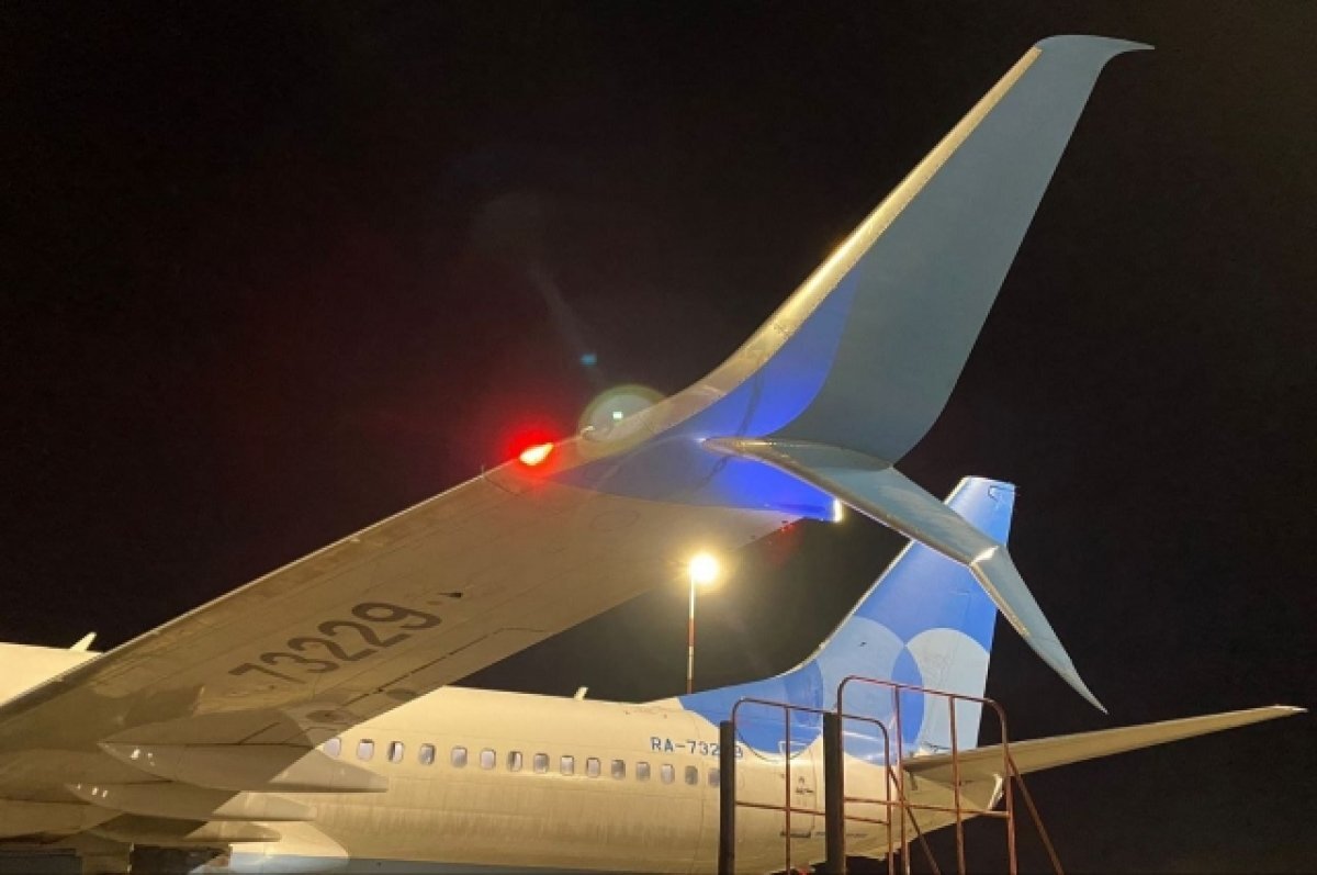    В Пулково задержался рейс из-за повреждения крыла самолёта