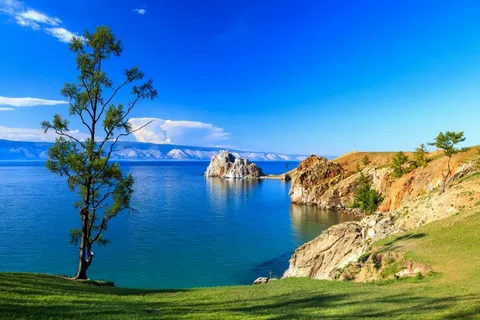 Байкал – одно из древнейших озер планеты. Озеро Байкал находится на юге Восточной Сибири.-2