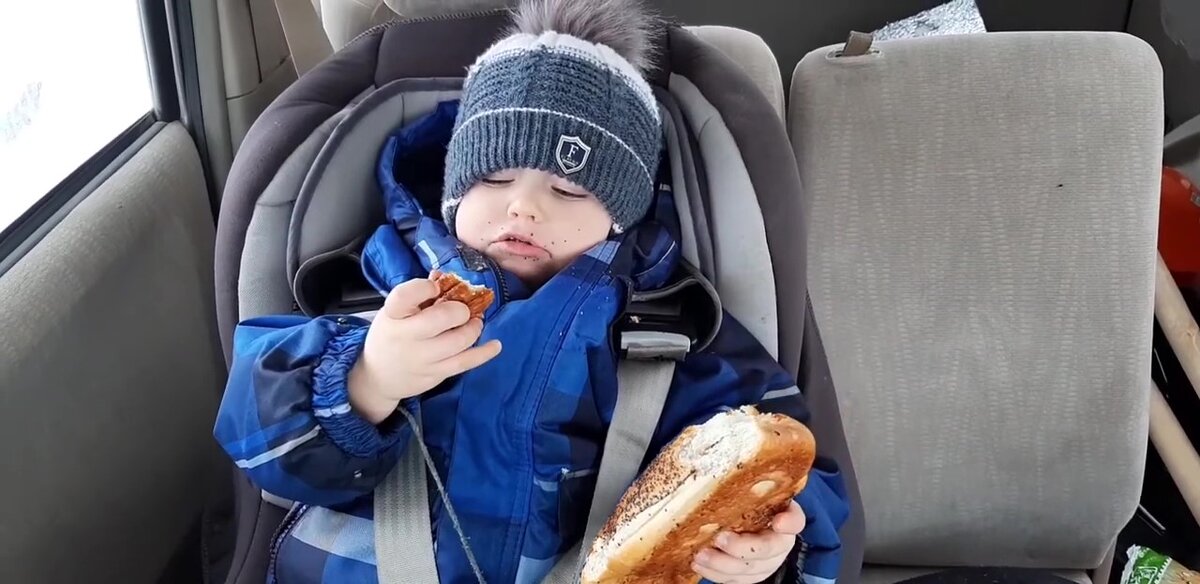 За булочку с маком Савушка готов отдать всё