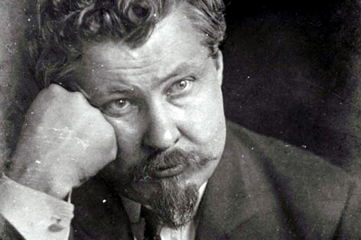 Виктор Михайлович Чернов, русский, отец русский, мать татарка, Член ЦК ПСР (партия социалистов-революционеров), центрист, министр земледелия Всероссийского Временного правительства, Председатель Всероссийского Учредительного Собрания. Преследовался Колчаком и Лениным. Умер 15 апреля 1952 года (78 лет), в г.Нью-Йорк, США.