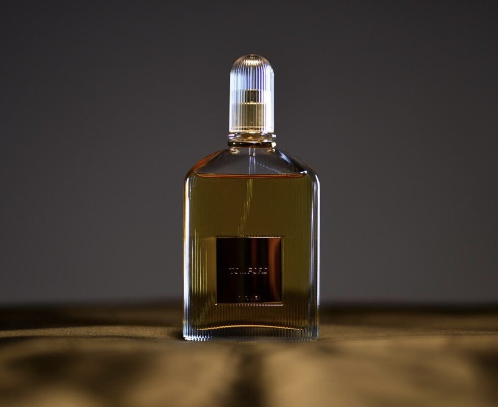 Этот аромат заберет любую пассажирку к себе домой! Если этот парфюм описывать как автомобиль, то он похож на Mercedes-Maybach 2012 ( брутальный, строгий, дорогой, запоминающийся). С этим ароматом любая девушка захочет уехать с Вами на продолжение вечера 🤫.