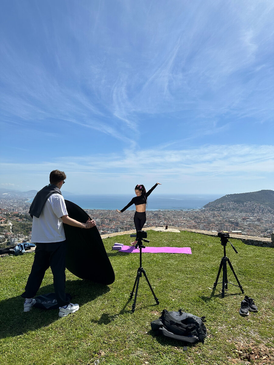 Фото со съемки стретчинга