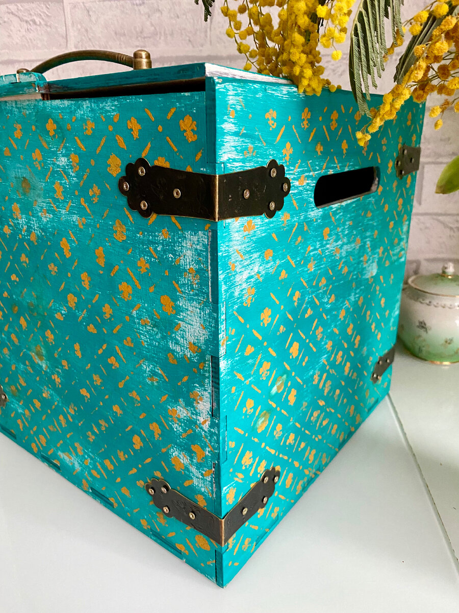 Сколько 0. 5 в ящике. Пиво в багажнике авто. 5 в ящике. 45.