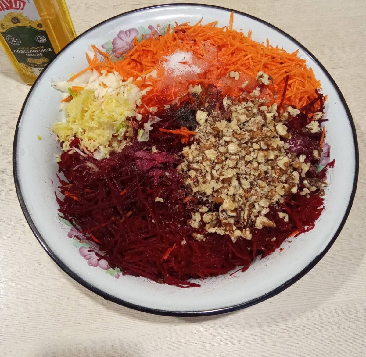 Натереть на тёрку для корейской моркови, добавить остальные ингредиенты. 