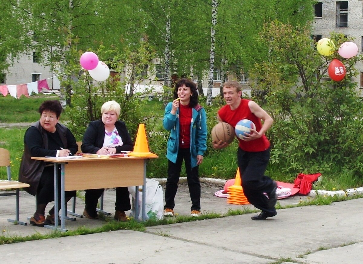 Спортивные соревнования в летнем школьном лагере