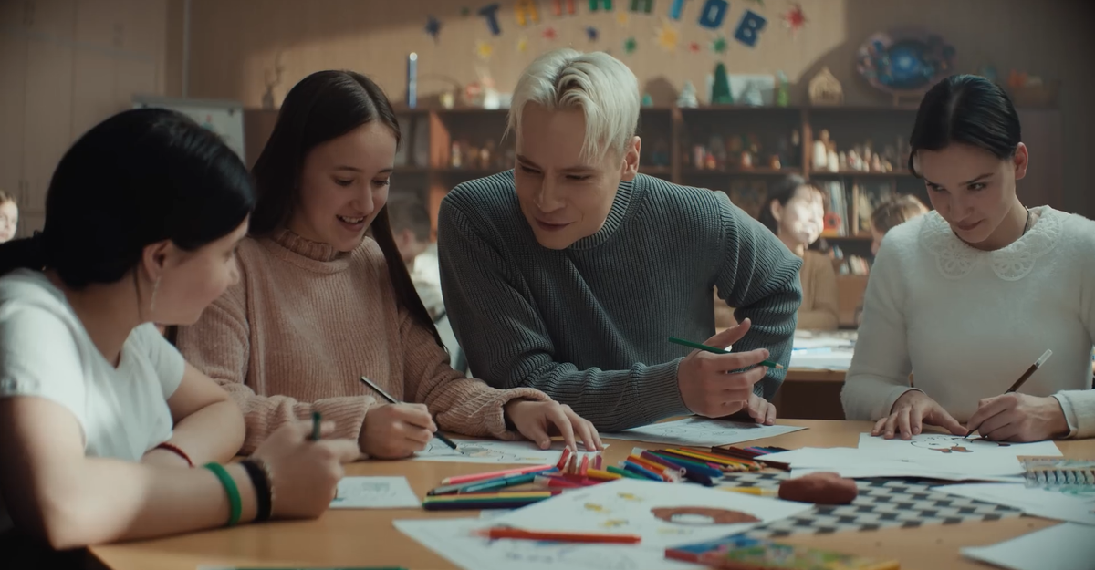 Девчонки вместе с Шаманом