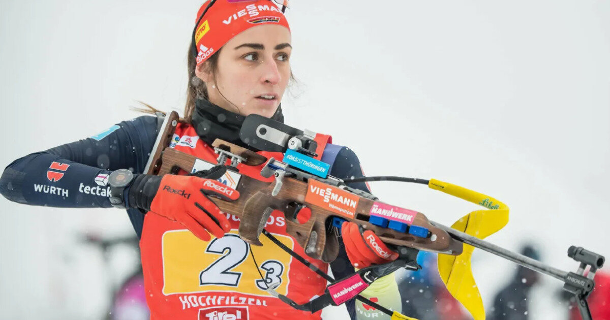 Биатлон эстафета 7. Биатлон эстафета. Пиктограмма смешанной эстафеты в биатлоне. Биатлон ханты-мансийск 2022. Биатлон эстафета мужчины россия.