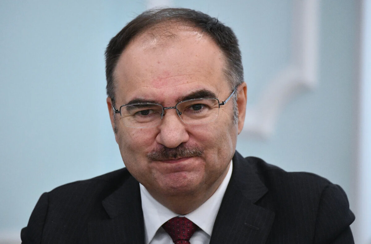 Интересно, ему тоже вручат награду?