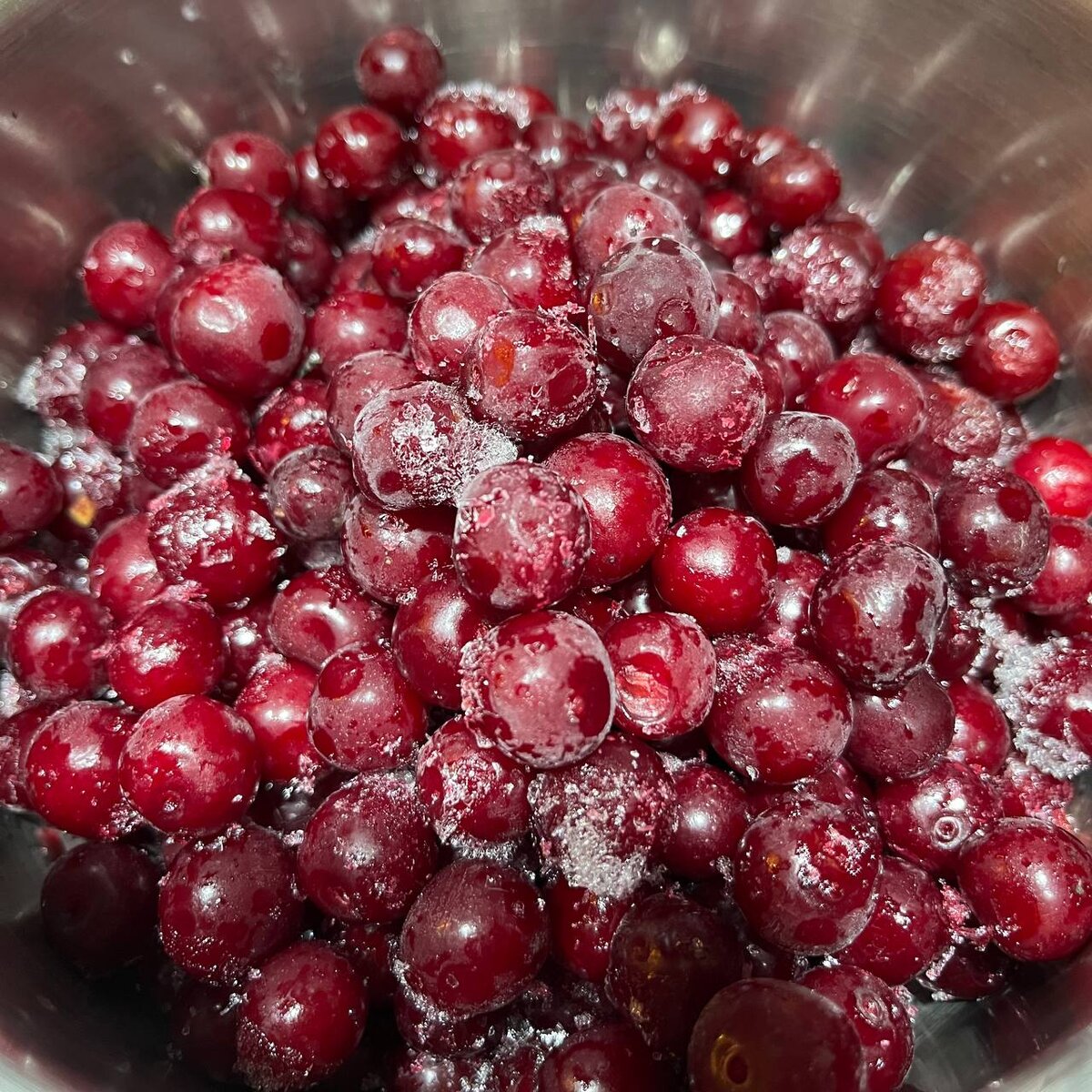 Замороженная вишня.