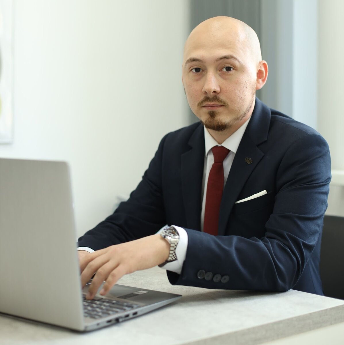 Наши юристы — эксперты по вопросам, которые связаны с получением повесток из военкомата, а также с освобождением и отсрочкой от службы в вооруженных силах на законном основании. 