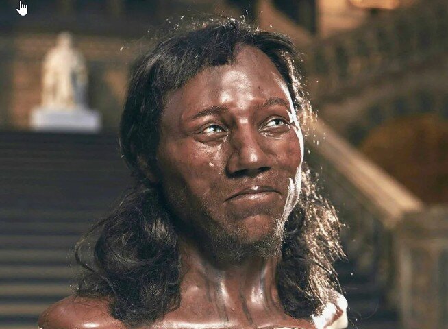 Так выглядел Чеддерский человек - один из древних кроманьонцев, живших в Великобритании около 10 тыс. лет назад (картинка из ОИ)