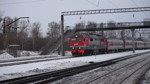 Тепловоз ТЭП70БС-179 с поездом 