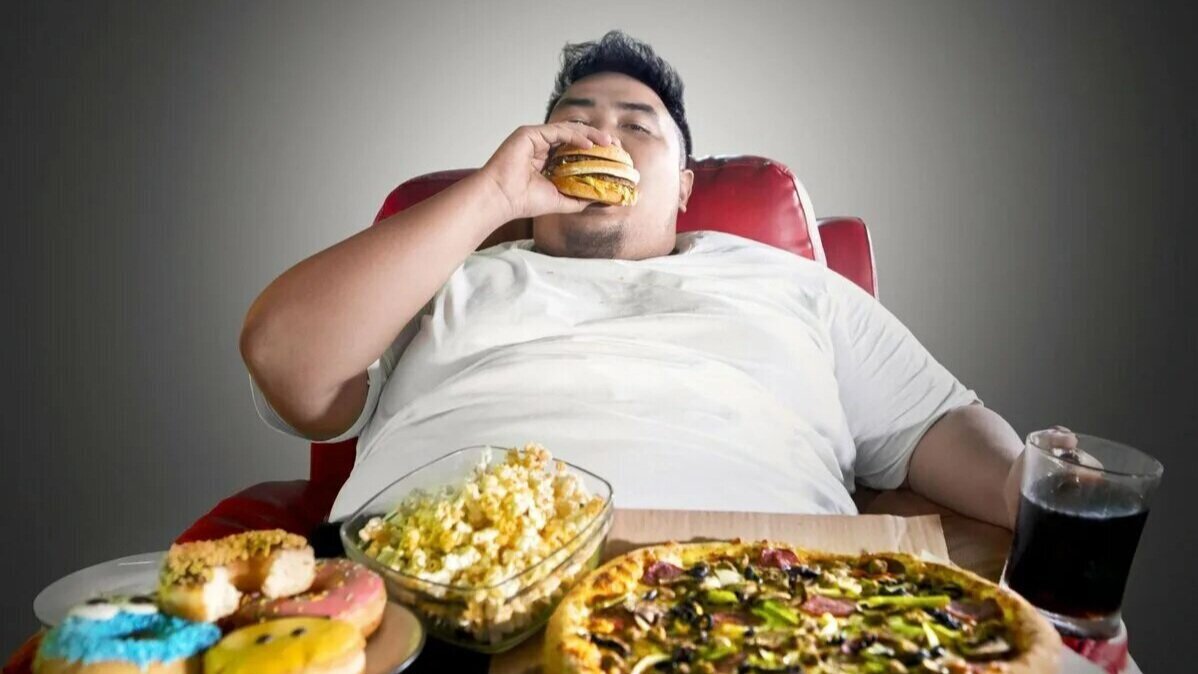 Именно поэтому вчерашние алкоголики нередко начинают страдать избыточным весом...