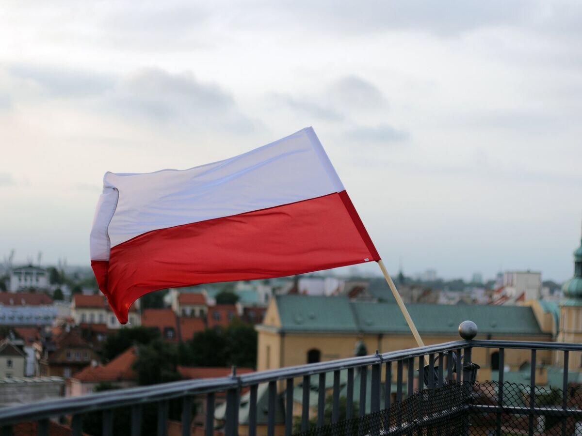    Польский флаг, ВаршаваCC BY-SA 2.0 / Lukas Plewnia / Flaga Polski