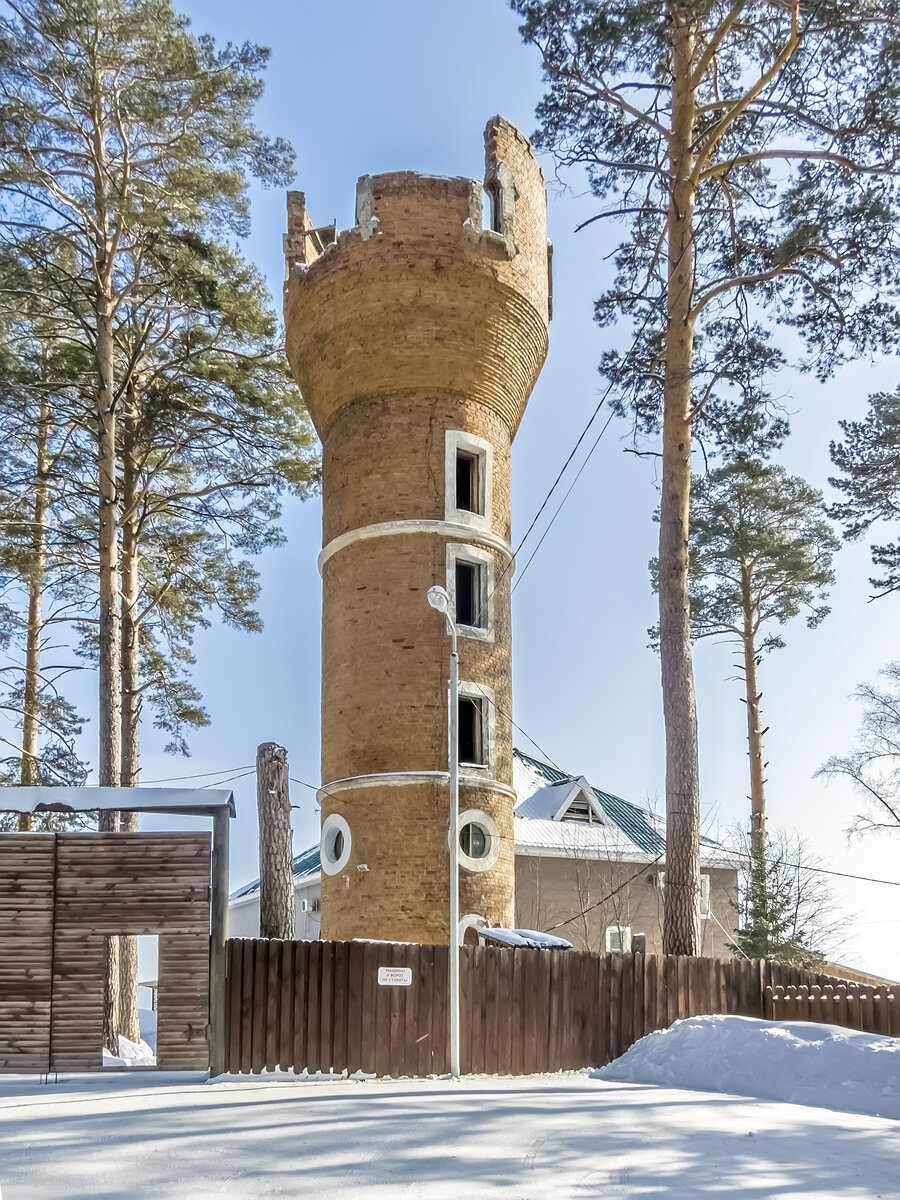 Старая водонапорная башня.