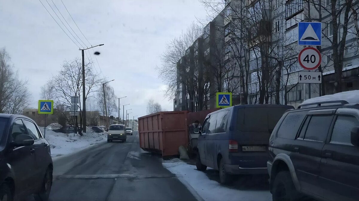 Огромный контейнер перекрыл пешеходный переход в Петрозаводске | Новости  Карелии | Karelinform.ru | Дзен